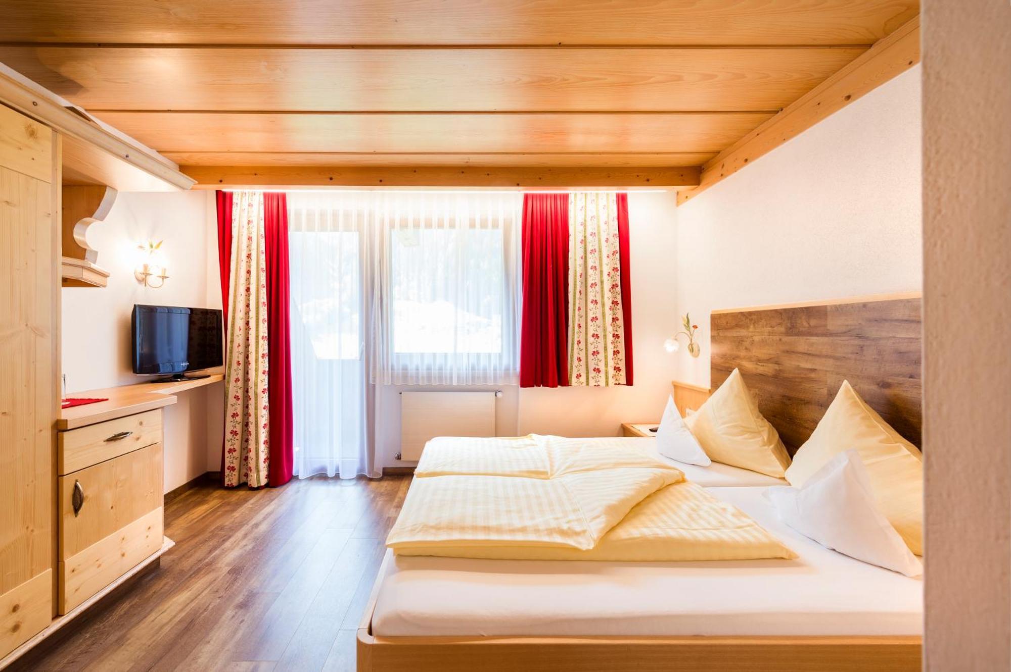 Hotel Angelika Neustift im Stubaital Esterno foto