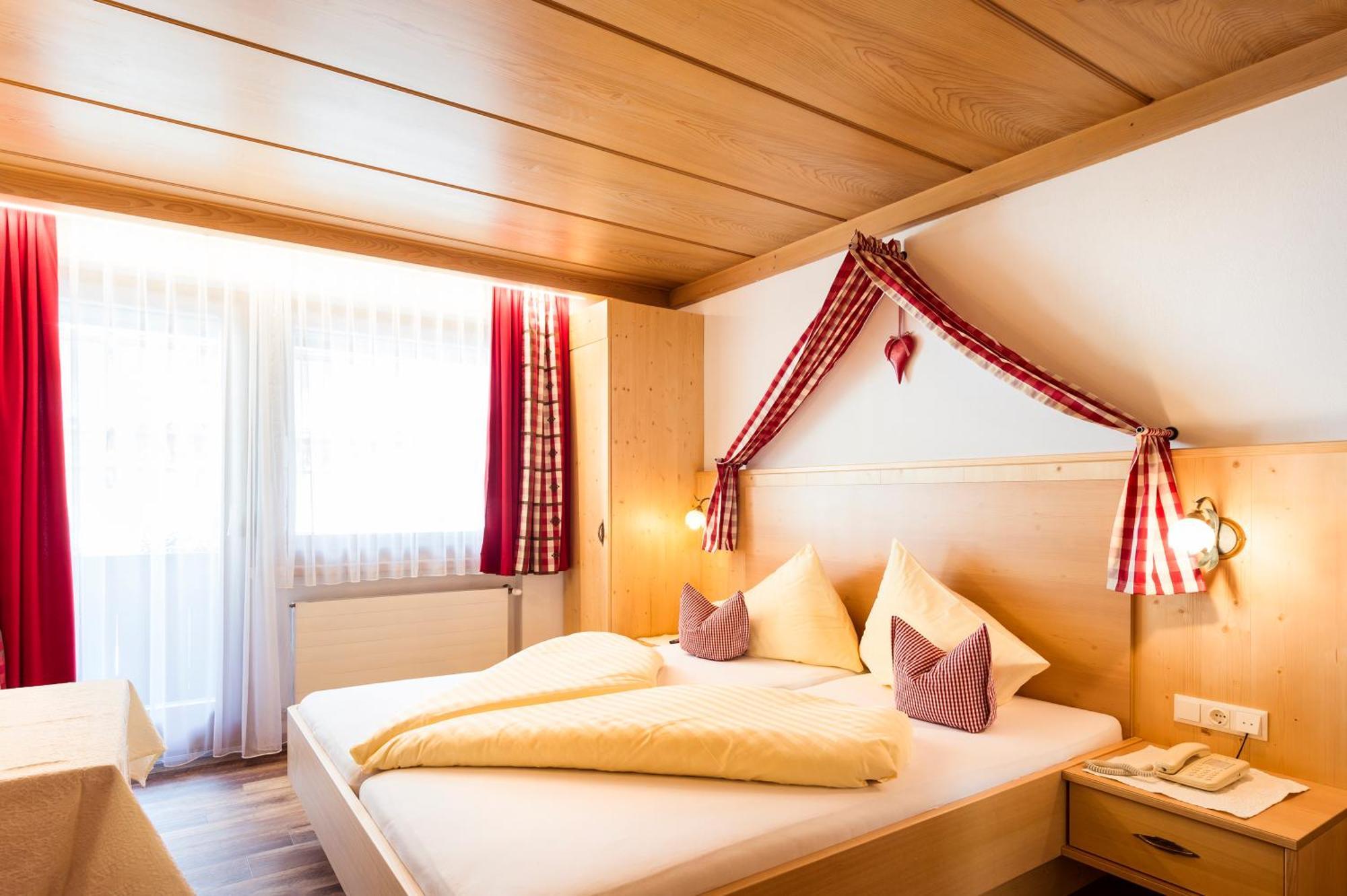 Hotel Angelika Neustift im Stubaital Esterno foto